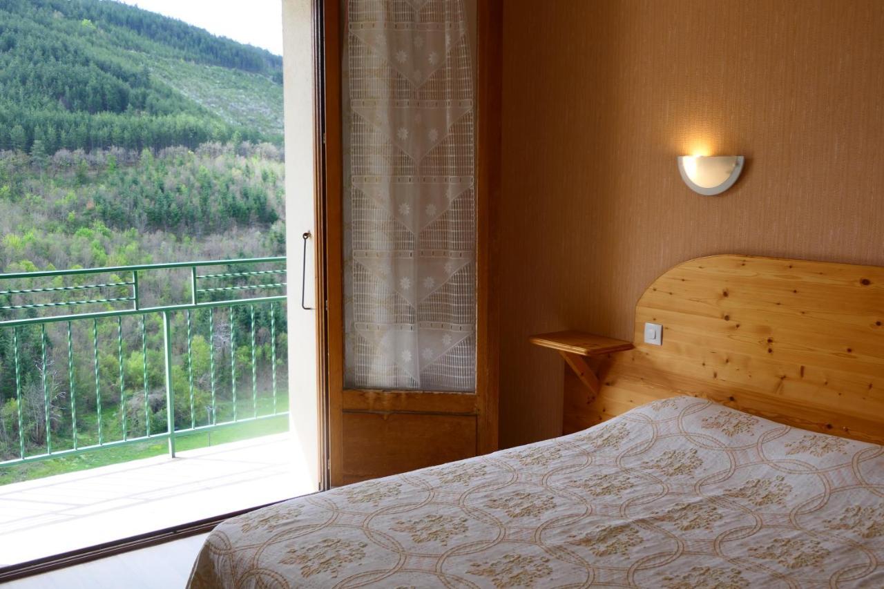 Hotel Des Rochers มาร์เวโจส์ ภายนอก รูปภาพ