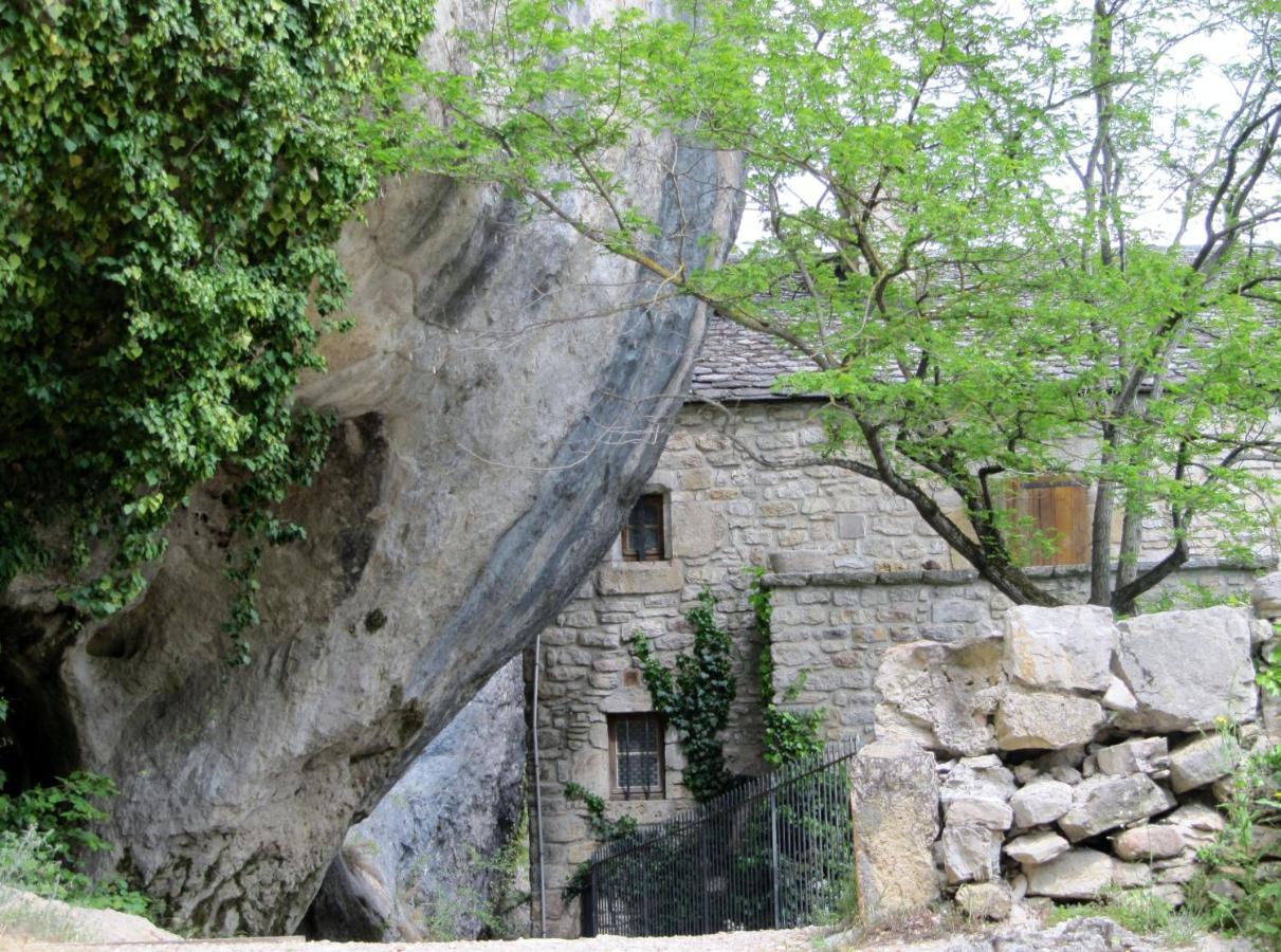 Hotel Des Rochers มาร์เวโจส์ ภายนอก รูปภาพ