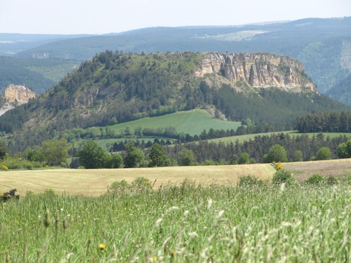 Hotel Des Rochers มาร์เวโจส์ ภายนอก รูปภาพ