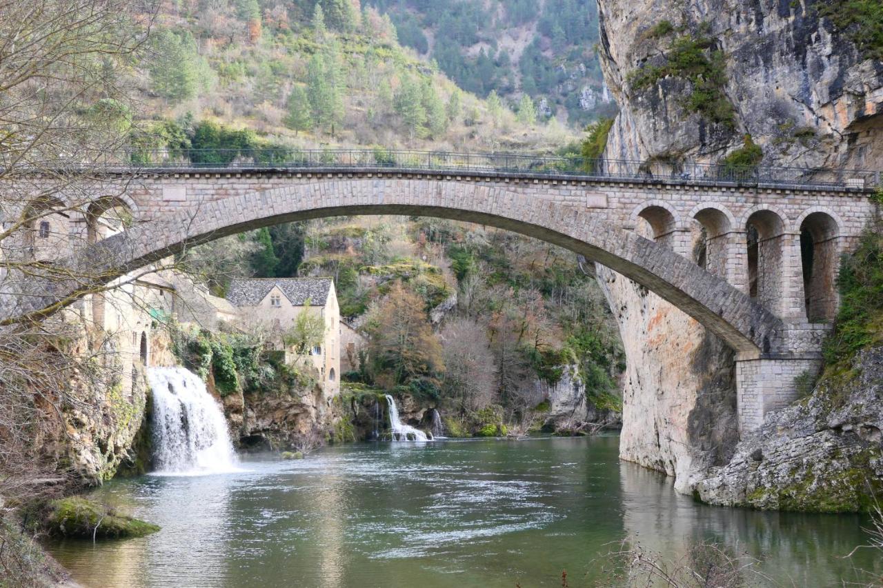 Hotel Des Rochers มาร์เวโจส์ ภายนอก รูปภาพ