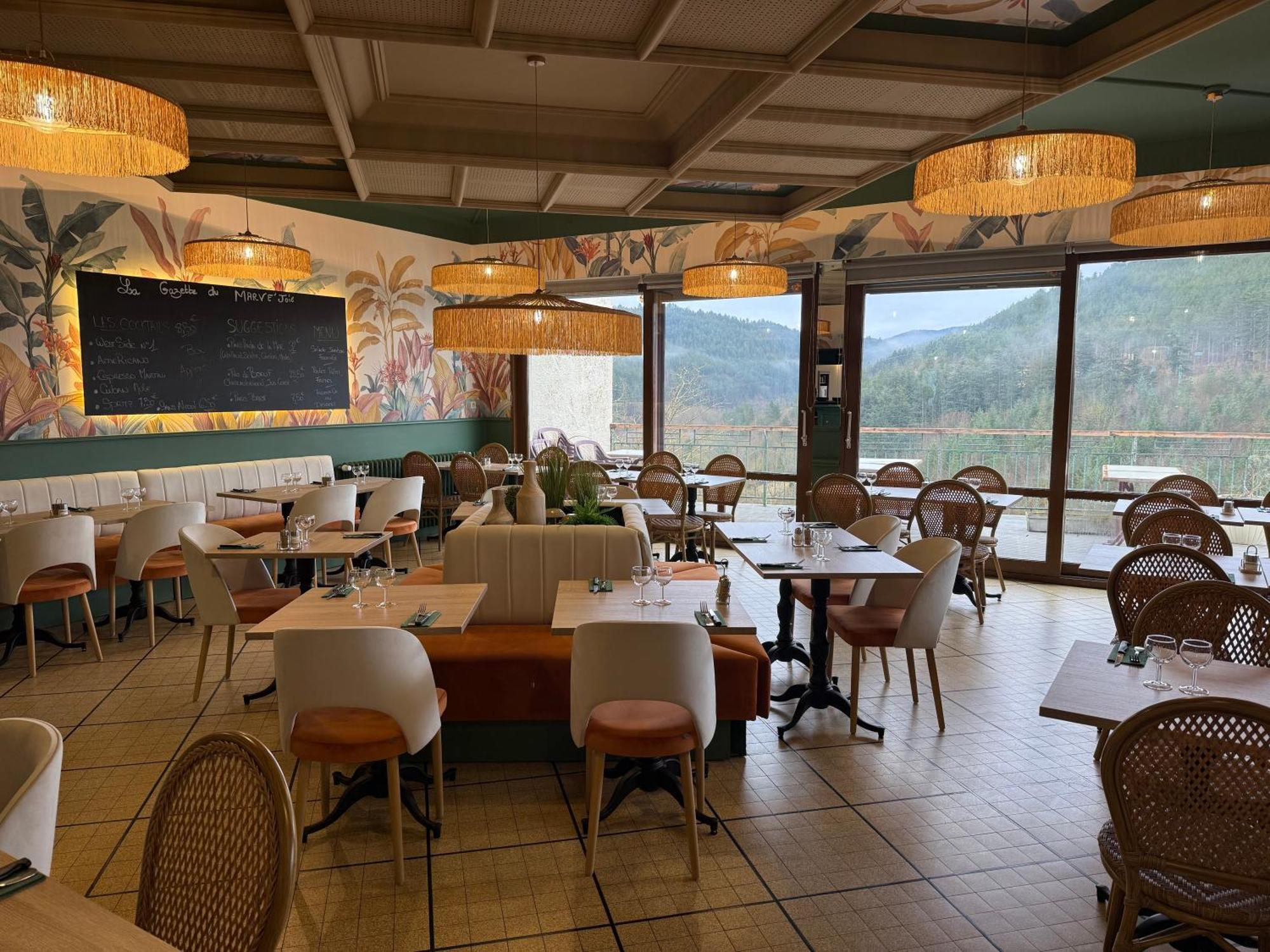 Hotel Des Rochers มาร์เวโจส์ ภายนอก รูปภาพ