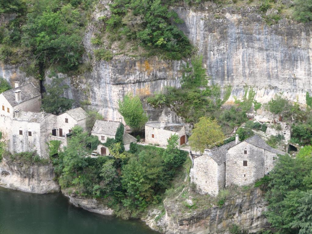 Hotel Des Rochers มาร์เวโจส์ ภายนอก รูปภาพ