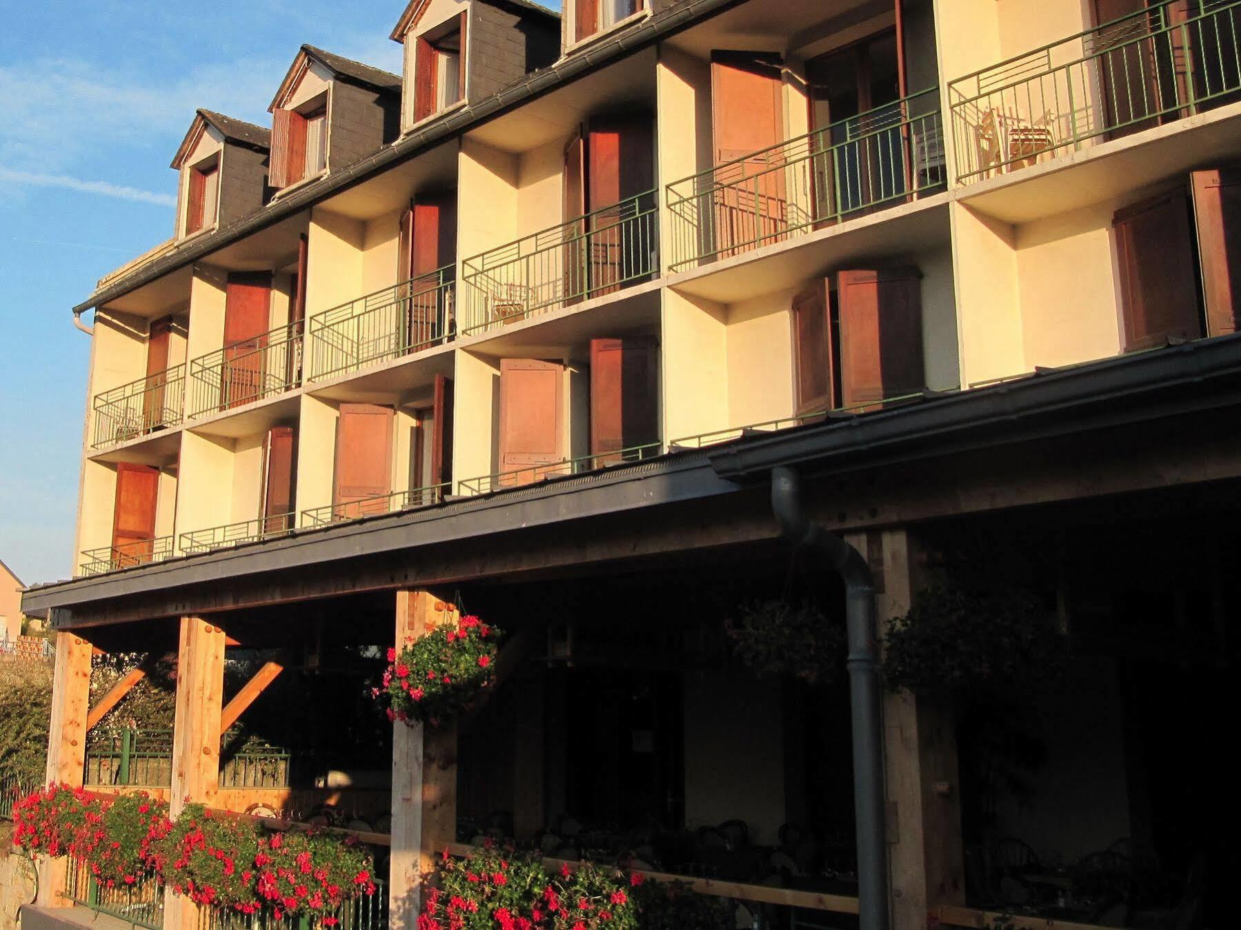 Hotel Des Rochers มาร์เวโจส์ ภายนอก รูปภาพ